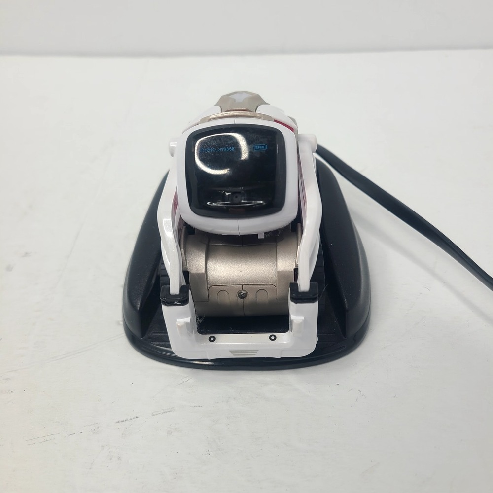 ANKI COZMO original Interactive Robot Toy + Cosmo Cubes + Charger Box - Picture 2 of 4